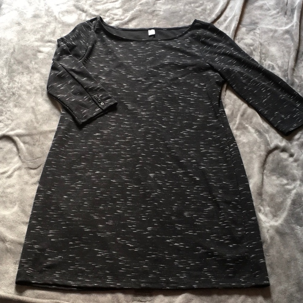 Black and White Knee Length 3/4 Sleeve Dress